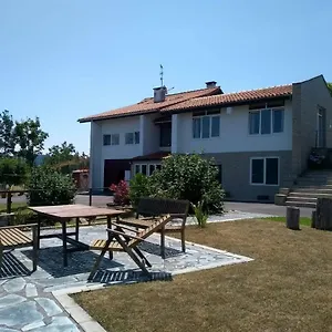 En La Colina 1 Montañealde Fica